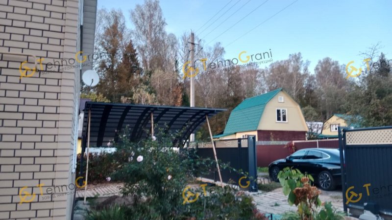 Консольный навес из поликарбоната
