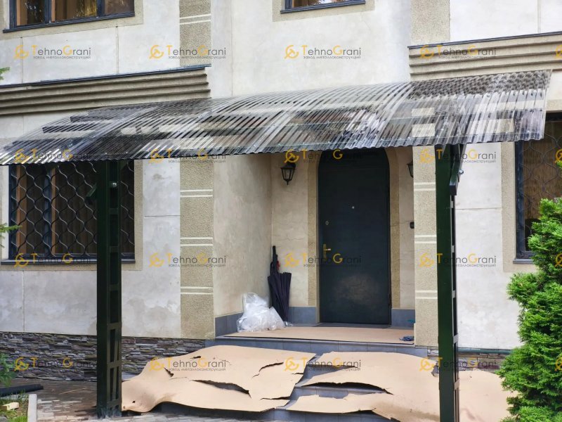 Консольный навес из поликарбоната